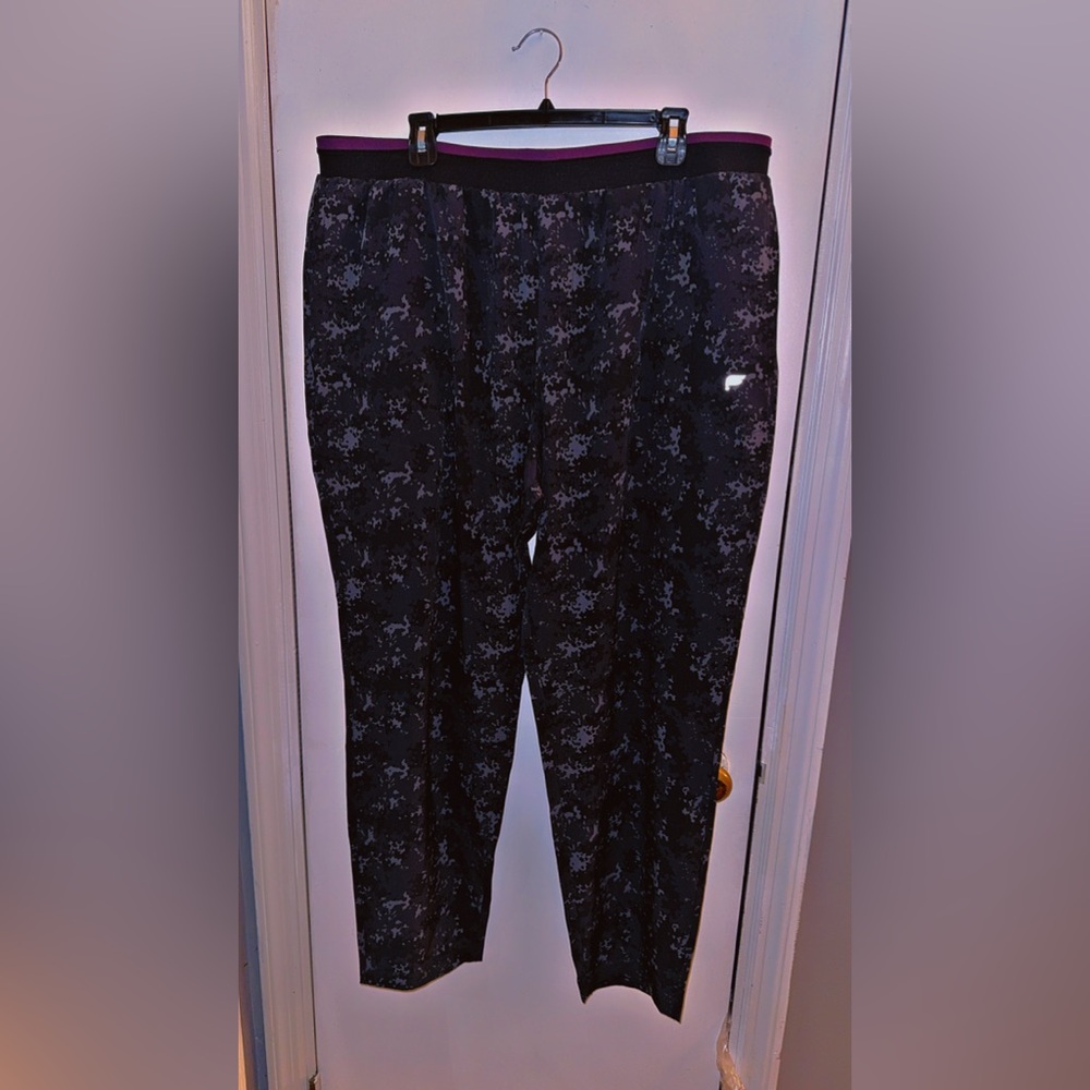 Fabletics Black Fundamental Pant with Zip Pocket